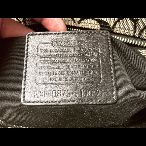 Lightly Used Authentic Coach Handbag With Serial - Picture 5 of 5